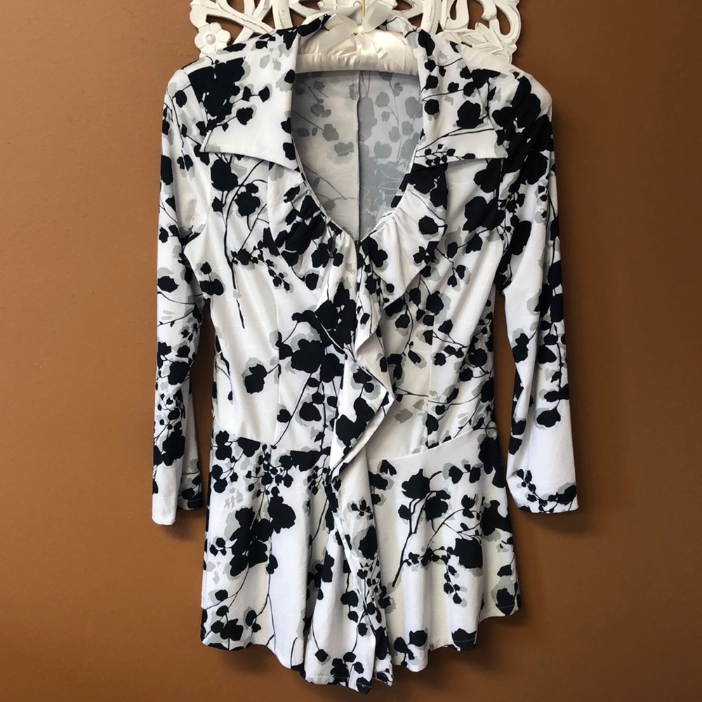 Super cute blouse/jacket.